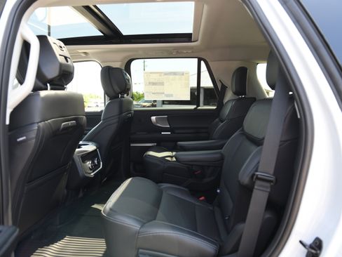 New 2026 Ford Expedition Platinum w/ Driver's Package AWD/4WD image 15