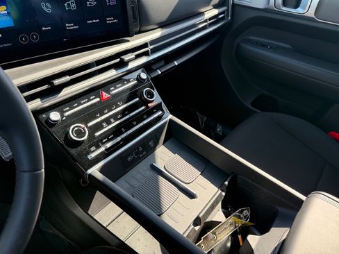 Certified 2025 Hyundai Santa Fe SE FWD image 13