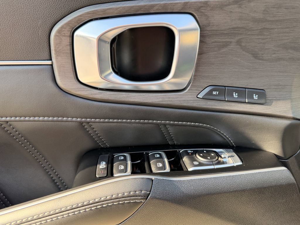 New 2025 Kia Sorento SX Prestige AWD/4WD image 11