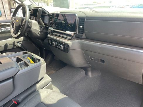 Used 2023 Chevrolet Silverado 1500 LT image 18