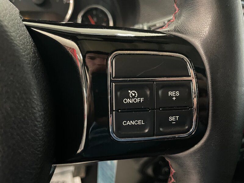 Used 2012 Jeep Wrangler Unlimited Sahara AWD/4WD image 10
