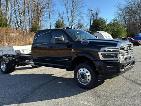 New 2026 RAM 5500 4x4 Crew Cab w/ Laramie Trim Package image 2