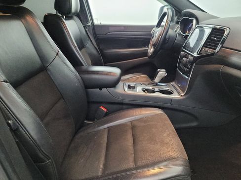 Used 2020 Jeep Grand Cherokee Laredo w/ Quick Order Package 2BN North image 21