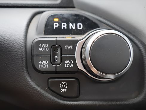 Used 2025 RAM 1500 Big Horn AWD/4WD image 33