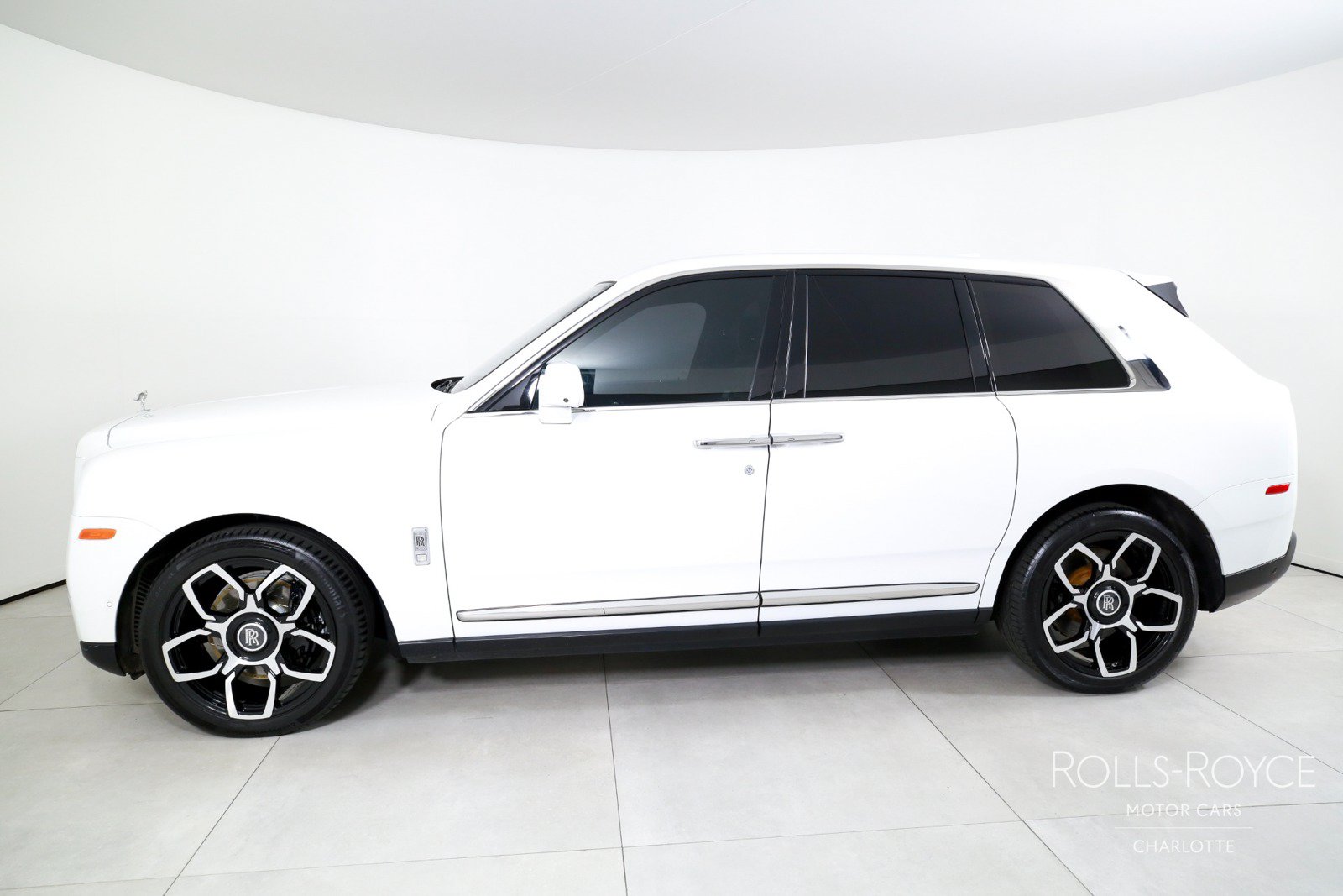 Used 2020 Rolls-Royce Cullinan AWD/4WD image 3