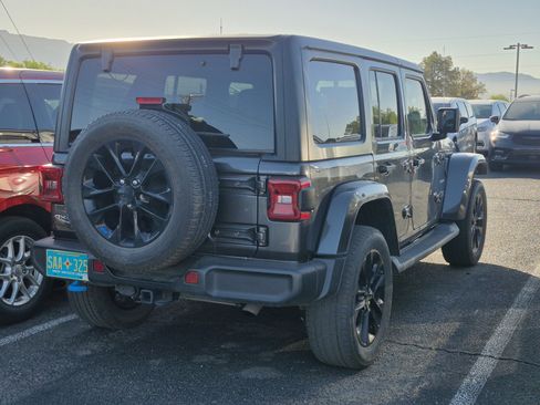 Used 2023 Jeep Wrangler Unlimited Sahara w/ Cold Weather Group AWD/4WD image 8