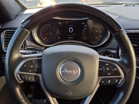 Used 2019 Jeep Grand Cherokee Overland image 17