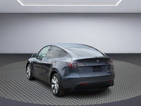 Used 2021 Tesla Model Y Long Range image 5