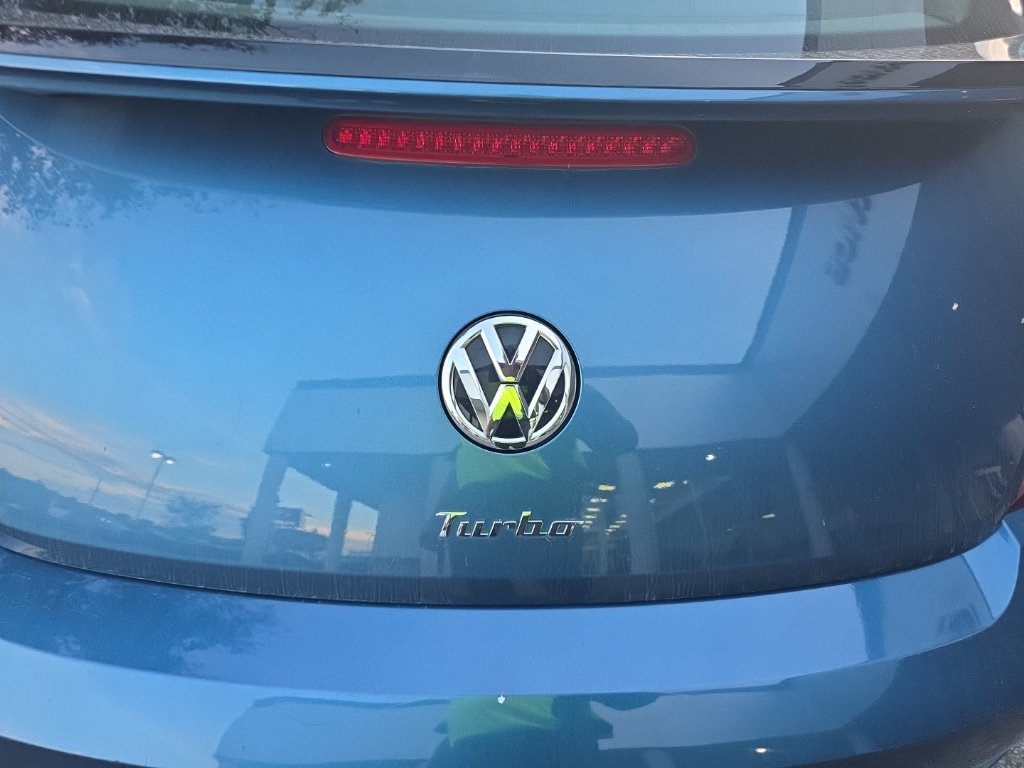 Used 2019 Volkswagen Beetle 2.0T SE FWD image 6