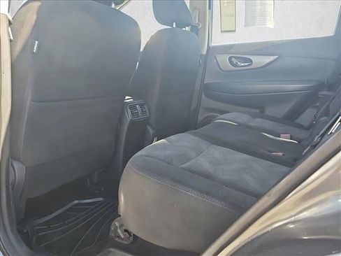 Used 2016 Nissan Rogue S image 18