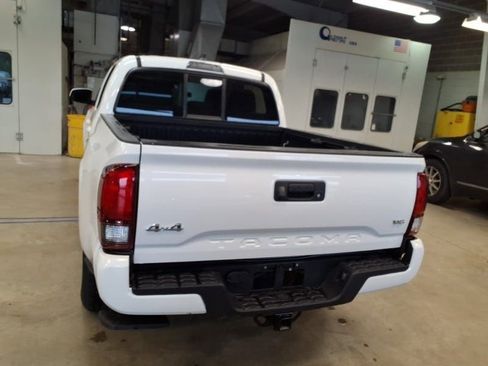 Used 2023 Toyota Tacoma SR AWD/4WD image 4