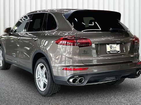 Used 2016 Porsche Cayenne S AWD/4WD image 4