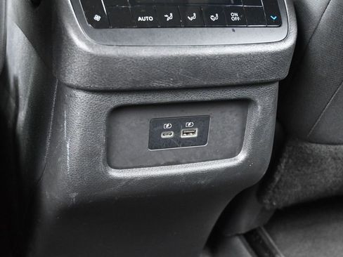 Used 2022 Nissan Pathfinder SV w/ SV Premium Package image 37