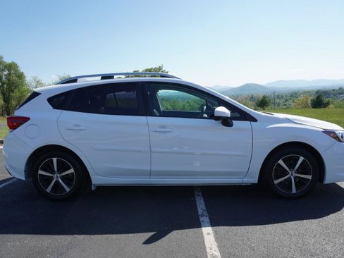 Used 2022 Subaru Impreza 2.0i Premium AWD/4WD image 14