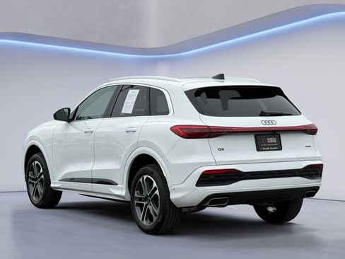 Used 2025 Audi Q5 Premium w/ Convenience Package image 5