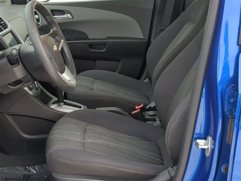 Used 2020 Chevrolet Sonic LT image 23