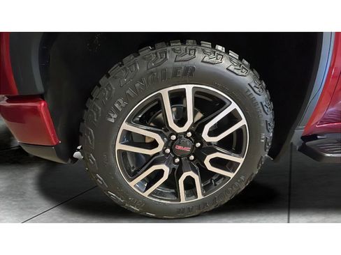 Used 2024 GMC Sierra 1500 AT4 w/ Technology Package image 18