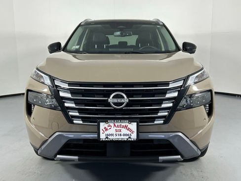 Used 2024 Nissan Rogue SL w/ SL Premium Package AWD/4WD image 2