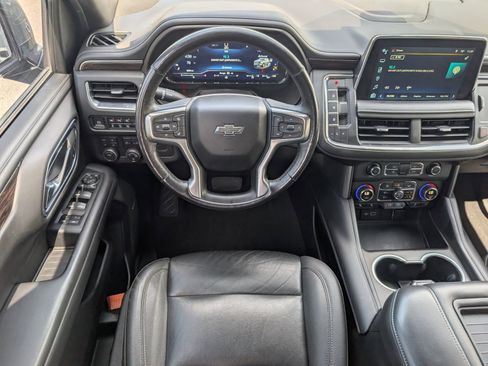 Used 2022 Chevrolet Tahoe Z71 w/ Luxury Package AWD/4WD image 18