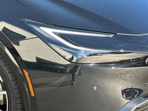 Used 2025 Toyota Prius Plug-In Hybrid image 11