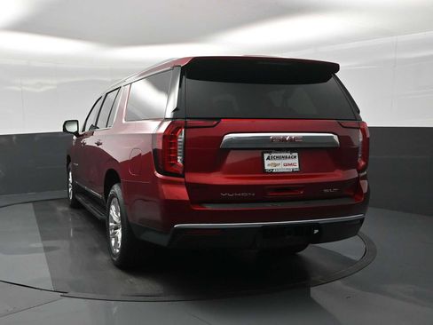 Used 2023 GMC Yukon XL SLT w/ SLT Premium Package image 3