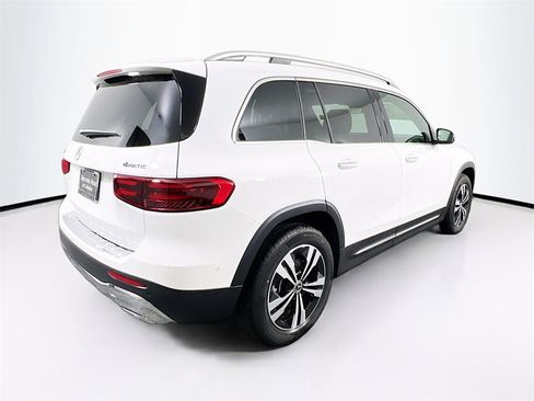 New 2025 Mercedes-Benz GLB 250 4MATIC image 7