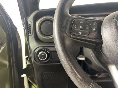 Used 2023 Jeep Gladiator Sport AWD/4WD image 11