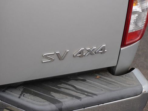 Used 2012 Nissan Frontier SV image 7