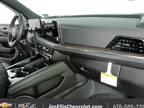 New 2026 Chevrolet Suburban Premier w/ Sun And Tow Package image 25