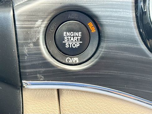Used 2019 Jeep Grand Cherokee Limited AWD/4WD image 19