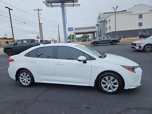 Certified 2026 Toyota Corolla LE FWD image 6