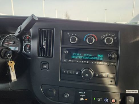 New 2025 Chevrolet Express 4500 4500 Series w/ Power Convenience Package image 37