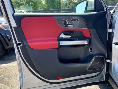 Certified 2023 Mercedes-Benz GLB 250 4MATIC image 18