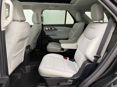 Used 2025 Ford Explorer Platinum w/ Ultimate Package AWD/4WD image 25