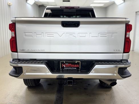 Used 2023 Chevrolet Silverado 2500 LTZ w/ LTZ Convenience Package image 7