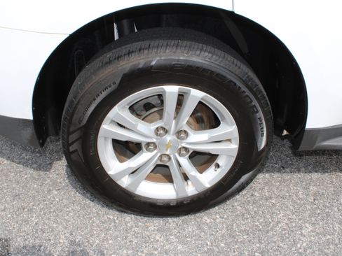 Used 2017 Chevrolet Equinox LS FWD image 13