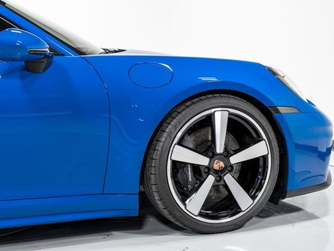 Used 2025 Porsche 911 Carrera RWD image 46