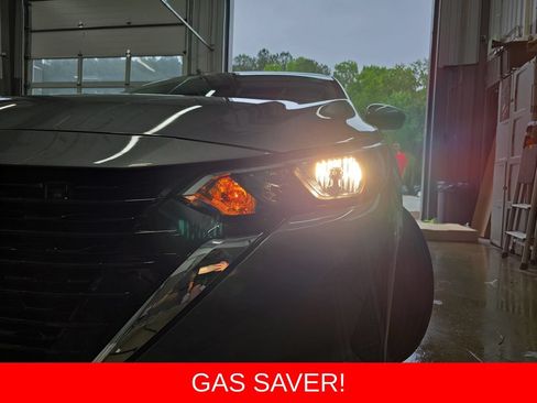 Used 2024 Nissan Sentra S FWD image 32