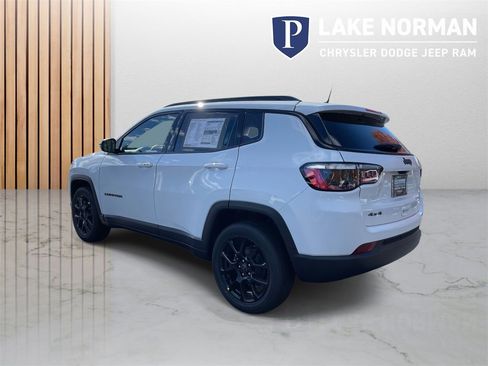 New 2026 Jeep Compass Latitude image 7