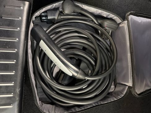 Used 2021 Tesla Model S Plaid image 15