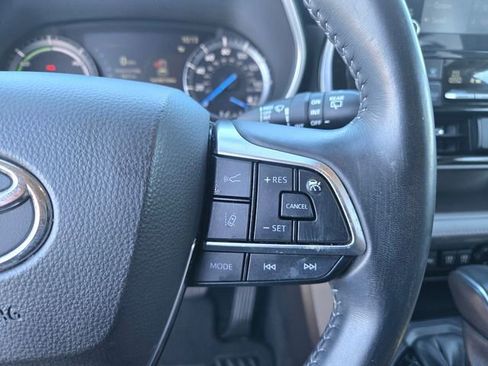 Used 2021 Toyota Highlander XLE image 21