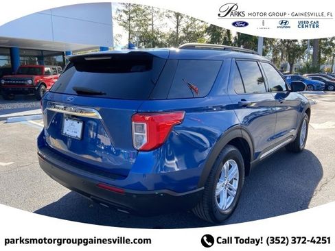 Certified 2020 Ford Explorer XLT image 3