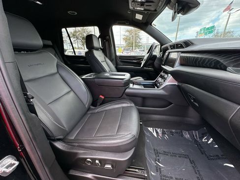 Used 2024 GMC Yukon Denali AWD/4WD image 29