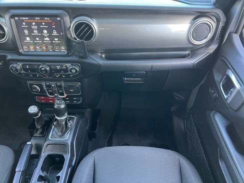 Used 2020 Jeep Gladiator Overland AWD/4WD image 33