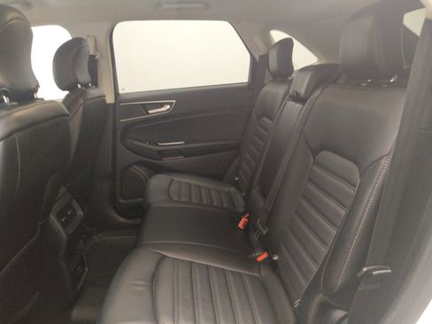 Used 2017 Ford Edge SEL w/ Equipment Group 201A AWD/4WD image 18