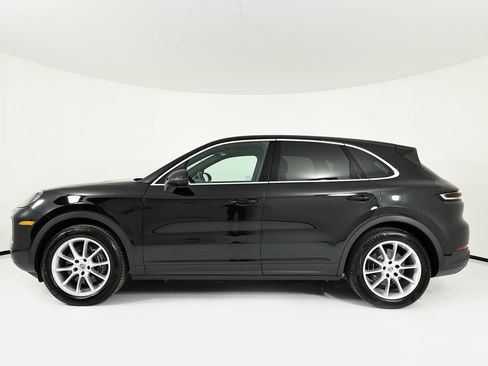 Certified 2024 Porsche Cayenne image 2