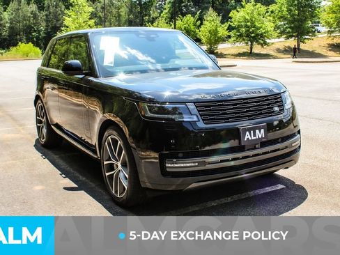Used 2025 Land Rover Range Rover SE AWD/4WD image 4