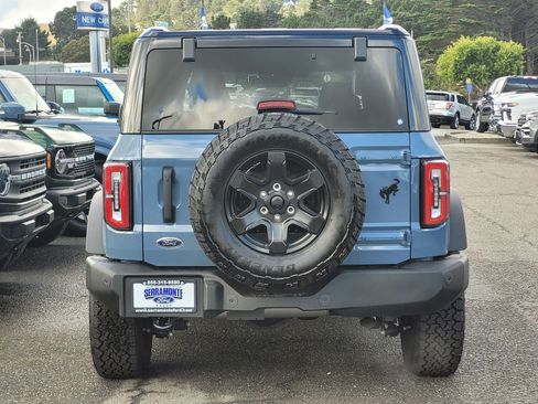 New 2025 Ford Bronco Outer Banks w/ Black Appearance Package image 5