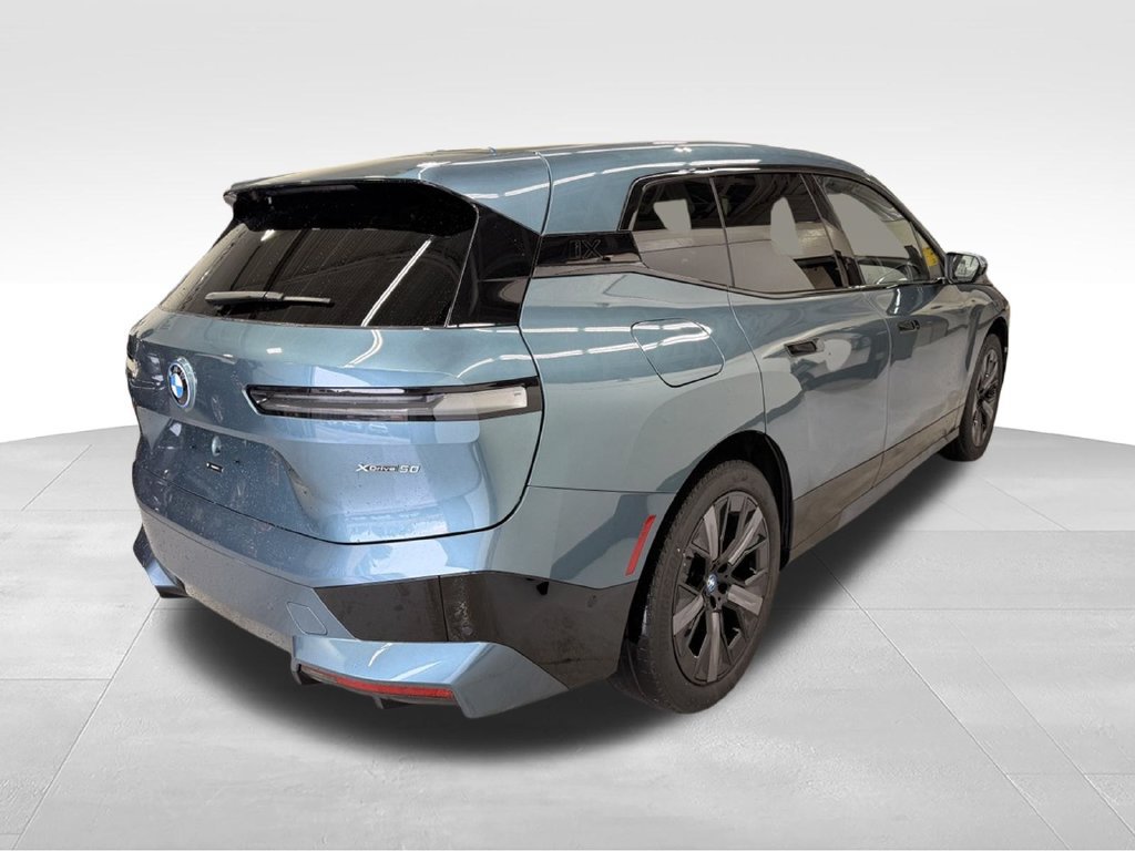 Used 2024 BMW iX xDrive50 w/ Sport Package AWD/4WD image 6