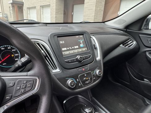 Used 2018 Chevrolet Malibu LT image 18